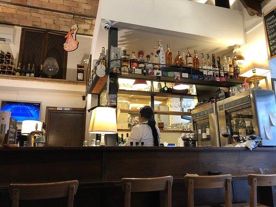 Divin Ostilia Wine Bar